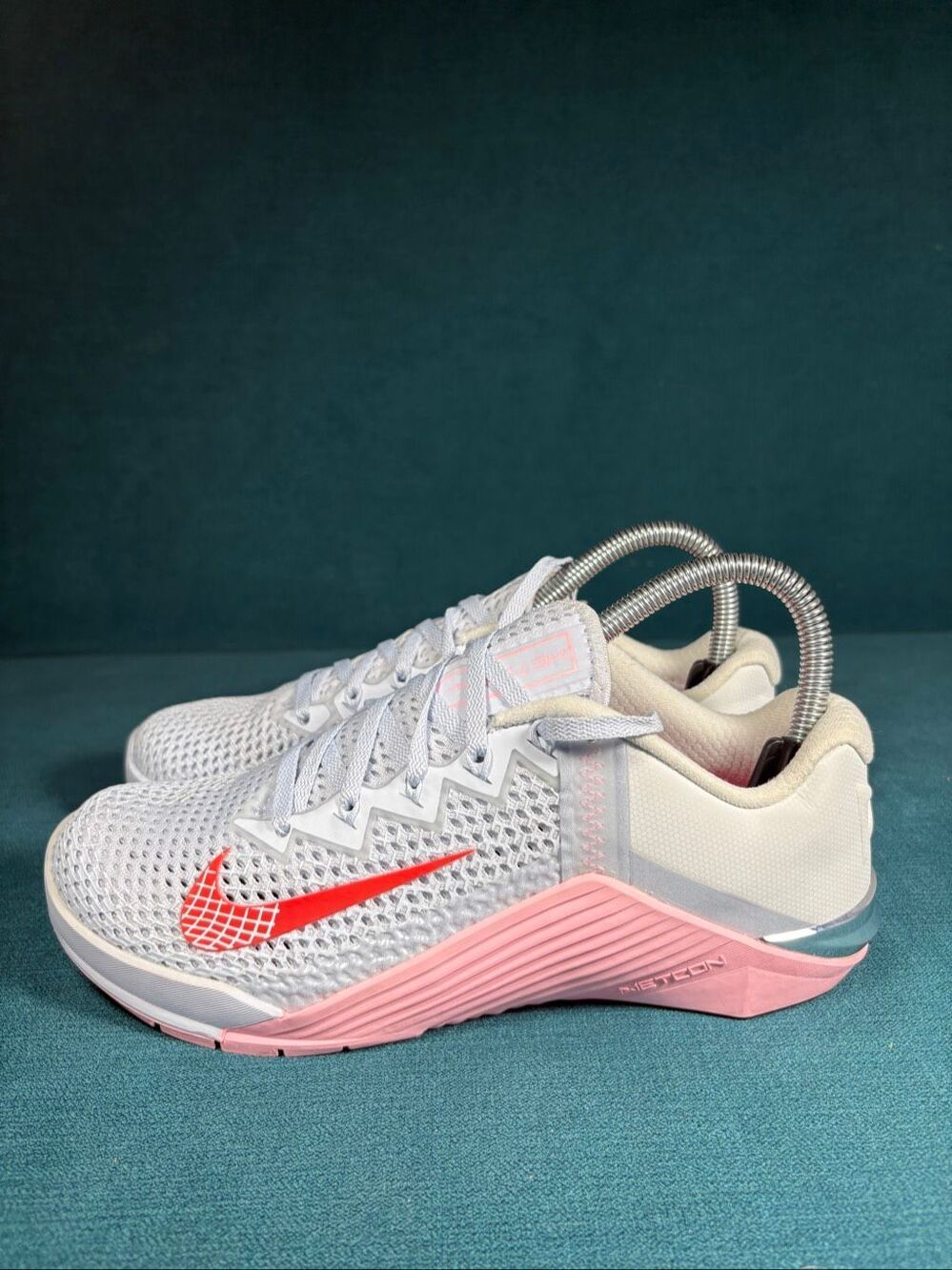Nike Metcon 6 Atmosphere Grey Bright Crimson Women's Size 7 Cross Training Shoes